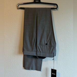Hugo Boss Slim Fit Grey 32R Trousers. 100% Wool. NEW!